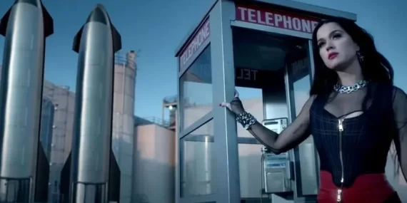 KATY PERRY UZAYA GİDİYOR!