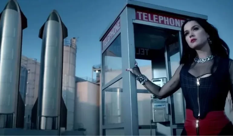 KATY PERRY UZAYA GİDİYOR!