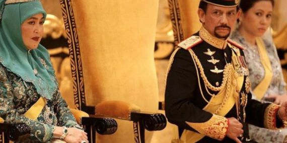 BRUNEİ SULTANI HASSANAL BOLKİAH HASTANEYE KALDIRILDI!