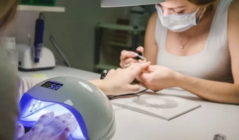 Jel Tırnaklara Yasak Geldi: Avrupa’dan Sektöre Büyük Darbe