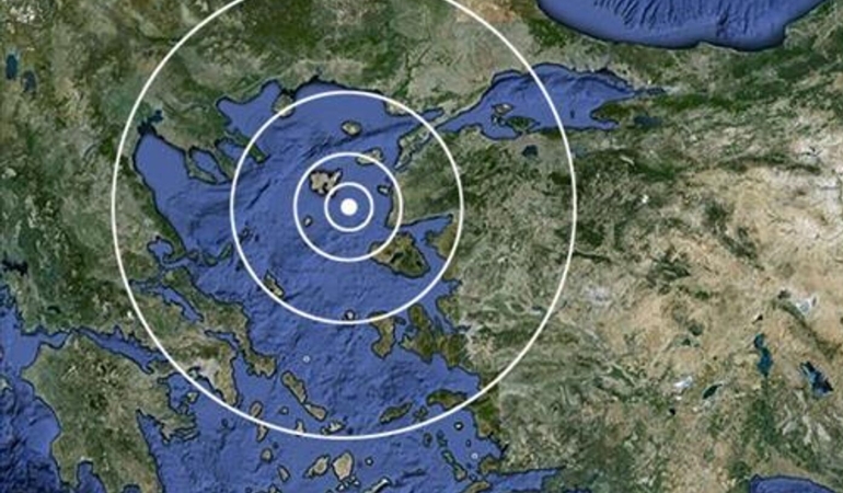 EGE DENİZİ’NDE KORKUTAN DEPREM: İZMİR VE ÇEVRE İLLERDE HİSSEDİLDİ!