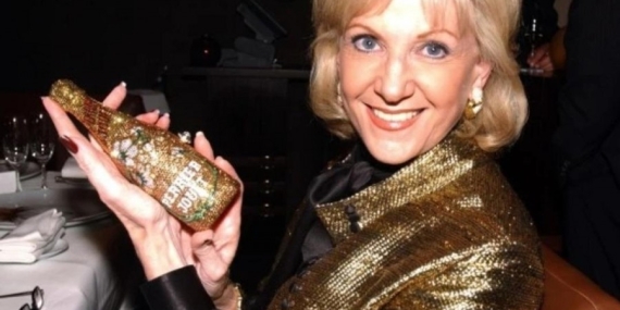 KUMARHANE KRALİÇESİ ELAINE WYNN HAYATINI KAYBETTİ