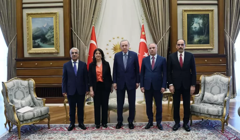 Beştepe’de Tarihi Görüşme: DEM Parti’den İlk Açıklama