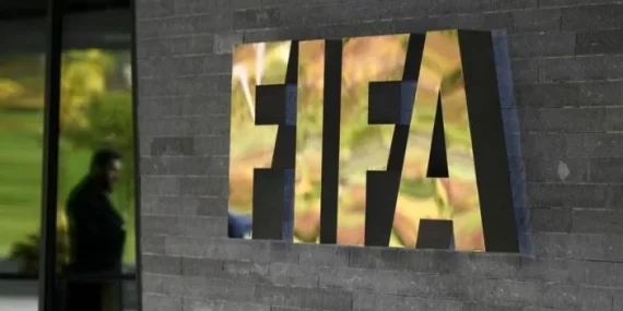 FIFA TÜRK FUTBOLUNA KARABASAN GİBİ ÇÖKTÜ!