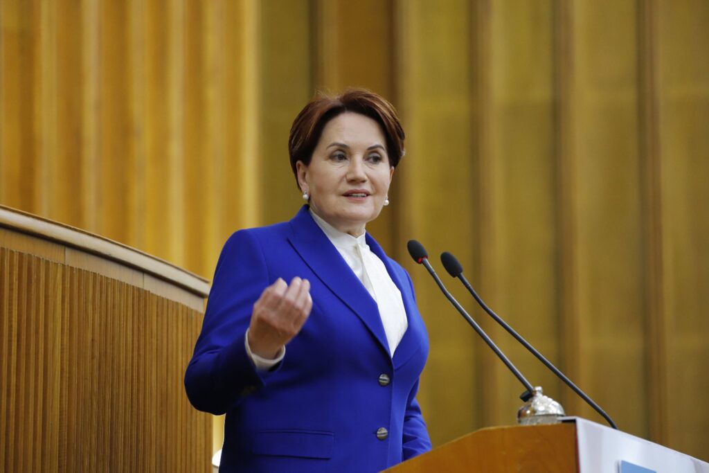 MERAL AKŞENER’DEN DARBE İMALARINA İLİŞKİN AÇIKLAMA | Ses Magazin