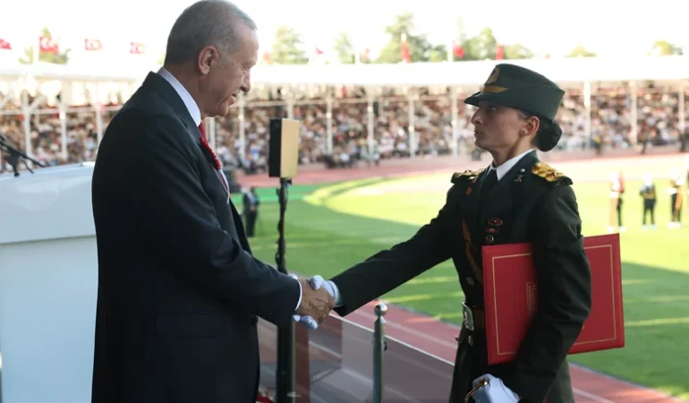 KARA HARP OKULU’NDAN BİR BİRİNCİ DAHA İHRAÇ EDİLMEK ÜZERİ: EBRU EROĞLU’NUN YÜKSEK BAŞARISINA KARŞI SUÇLAMA