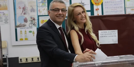 KKTC’de Cumhurbaşkanlığı Seçimini Tufan Erhürman Kazandı: Lefkoşa Zafer Mitingiyle Coştu