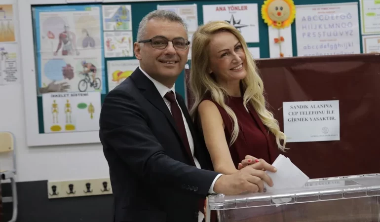 KKTC’de Cumhurbaşkanlığı Seçimini Tufan Erhürman Kazandı: Lefkoşa Zafer Mitingiyle Coştu