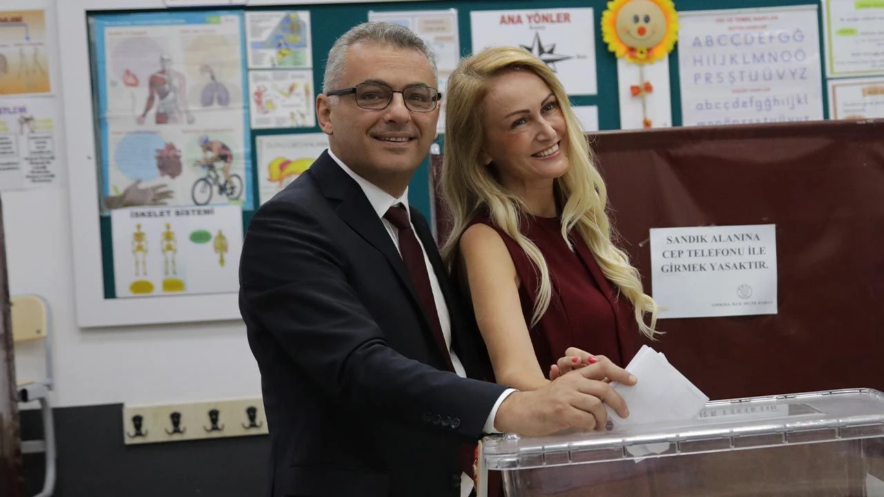 3781-gulsen-kimdir-hayati-kariyeri-sarkilari-ve-ozel-yasami