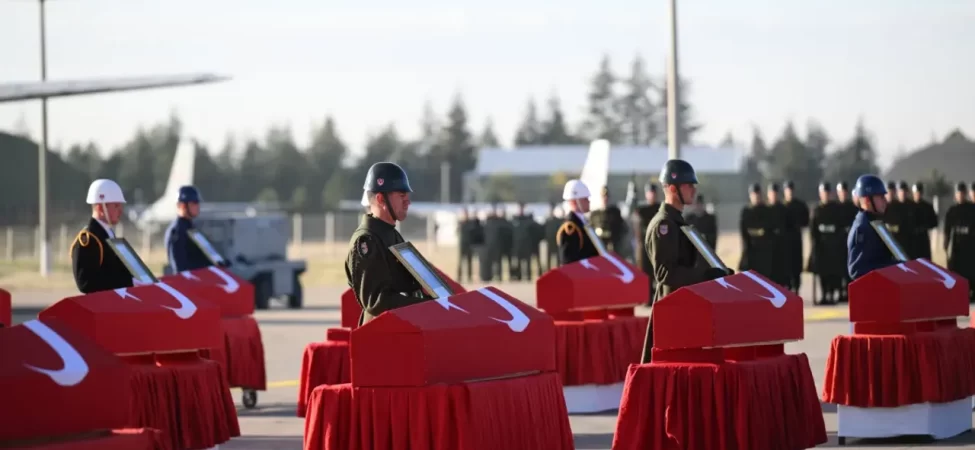 3781-gulsen-kimdir-hayati-kariyeri-sarkilari-ve-ozel-yasami