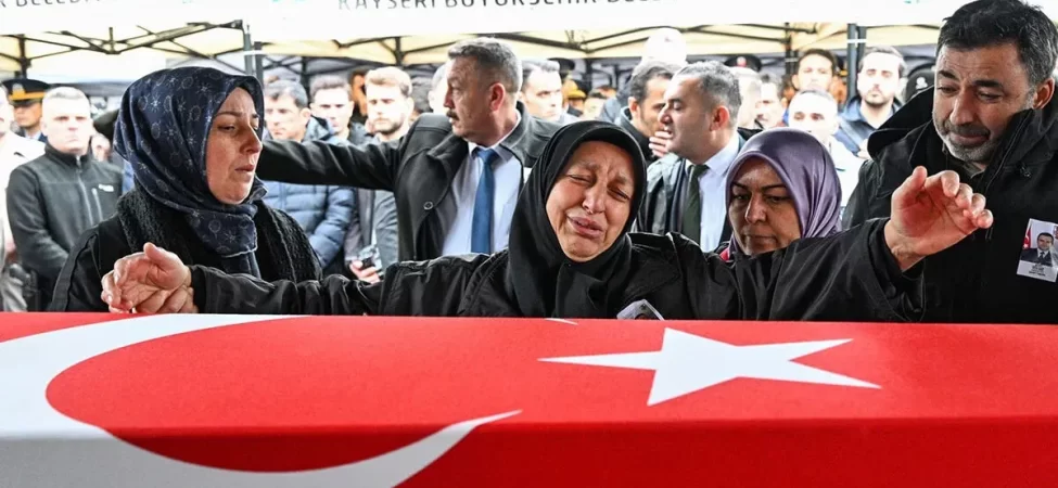 3781-gulsen-kimdir-hayati-kariyeri-sarkilari-ve-ozel-yasami