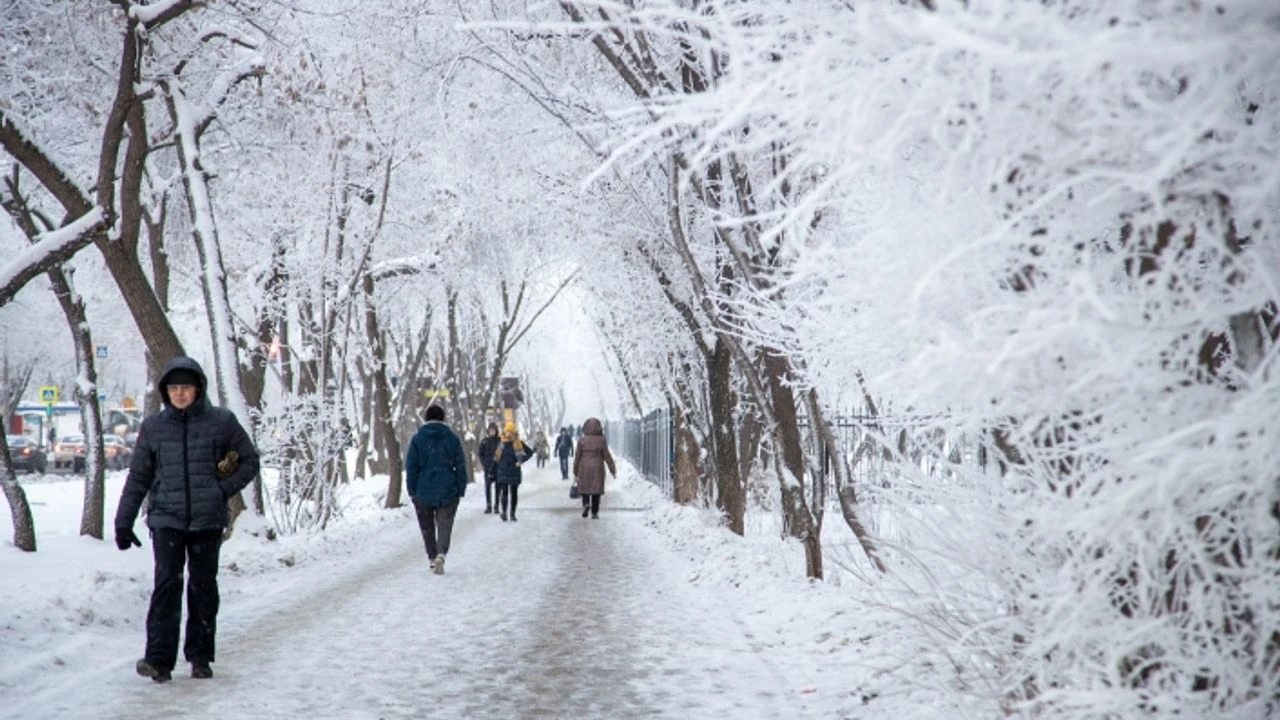 3781-gulsen-kimdir-hayati-kariyeri-sarkilari-ve-ozel-yasami