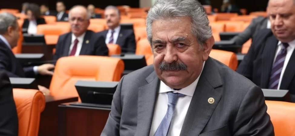 3781-gulsen-kimdir-hayati-kariyeri-sarkilari-ve-ozel-yasami