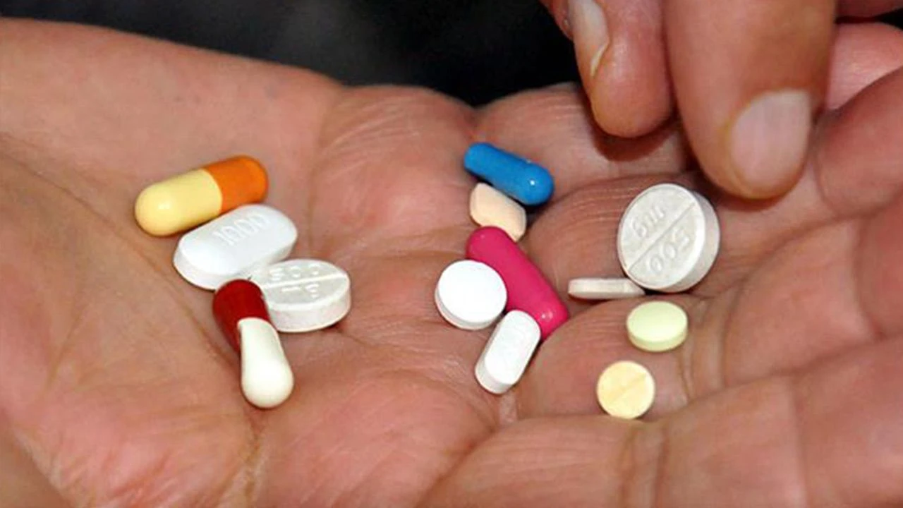 3781-gulsen-kimdir-hayati-kariyeri-sarkilari-ve-ozel-yasami