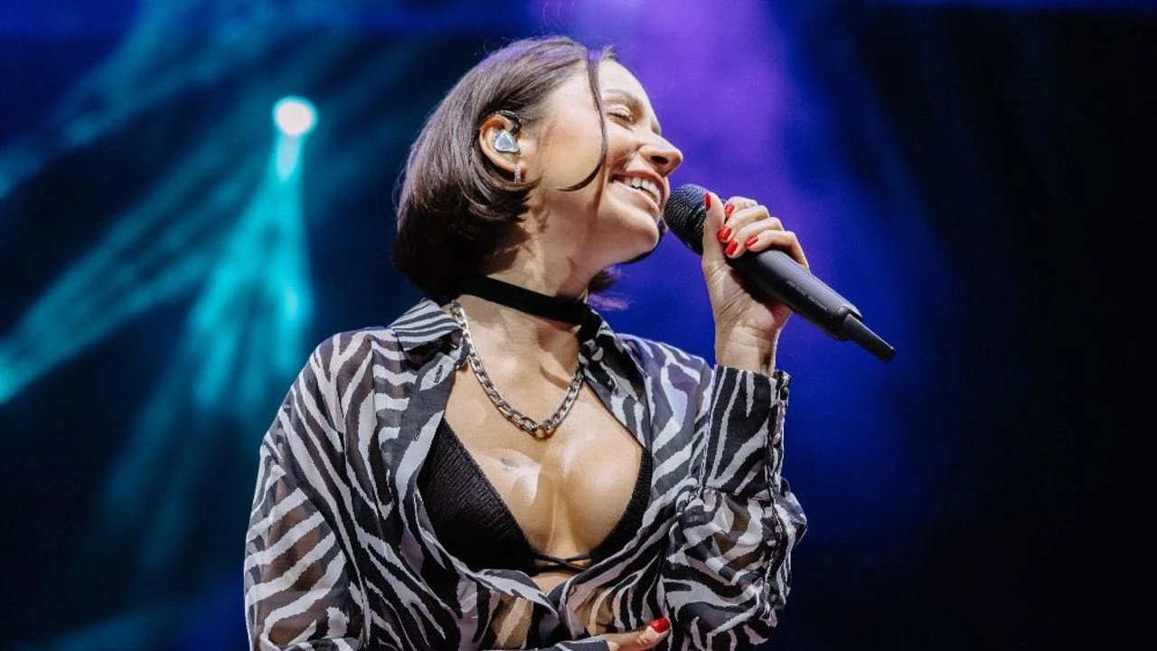 3781-gulsen-kimdir-hayati-kariyeri-sarkilari-ve-ozel-yasami