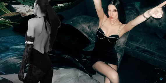 Gecenin Gözdesi Burcu Kıratlı: Transparan Elbisesiyle Dikkat Çekti