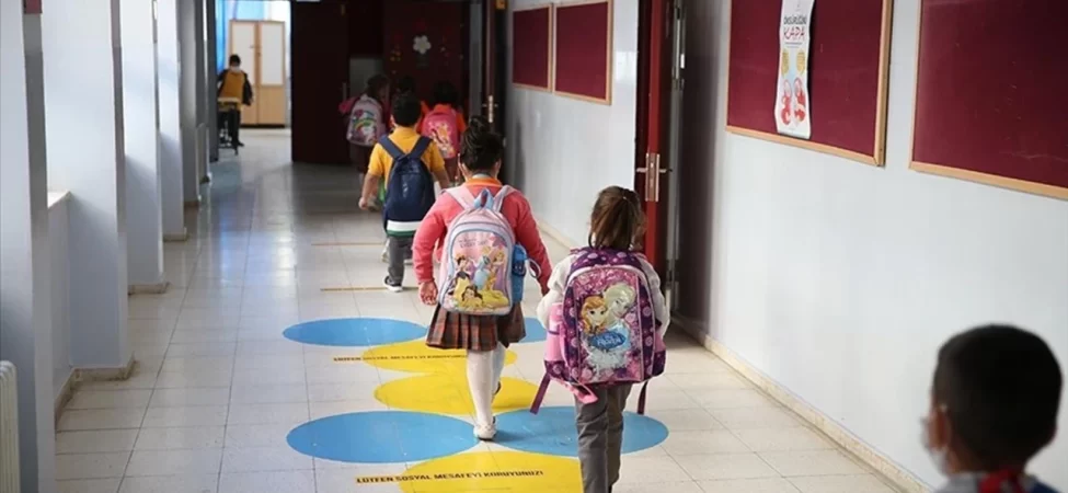 3781-gulsen-kimdir-hayati-kariyeri-sarkilari-ve-ozel-yasami