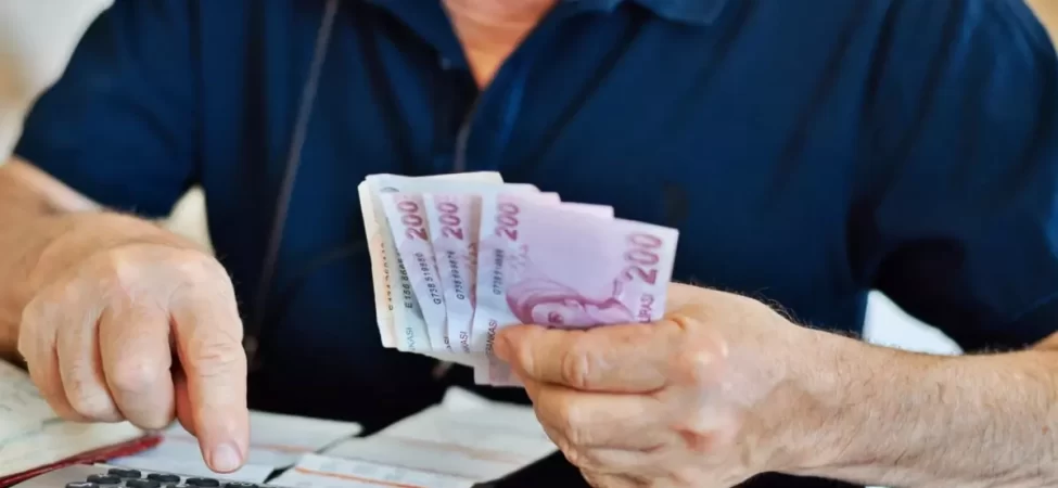 3781-gulsen-kimdir-hayati-kariyeri-sarkilari-ve-ozel-yasami