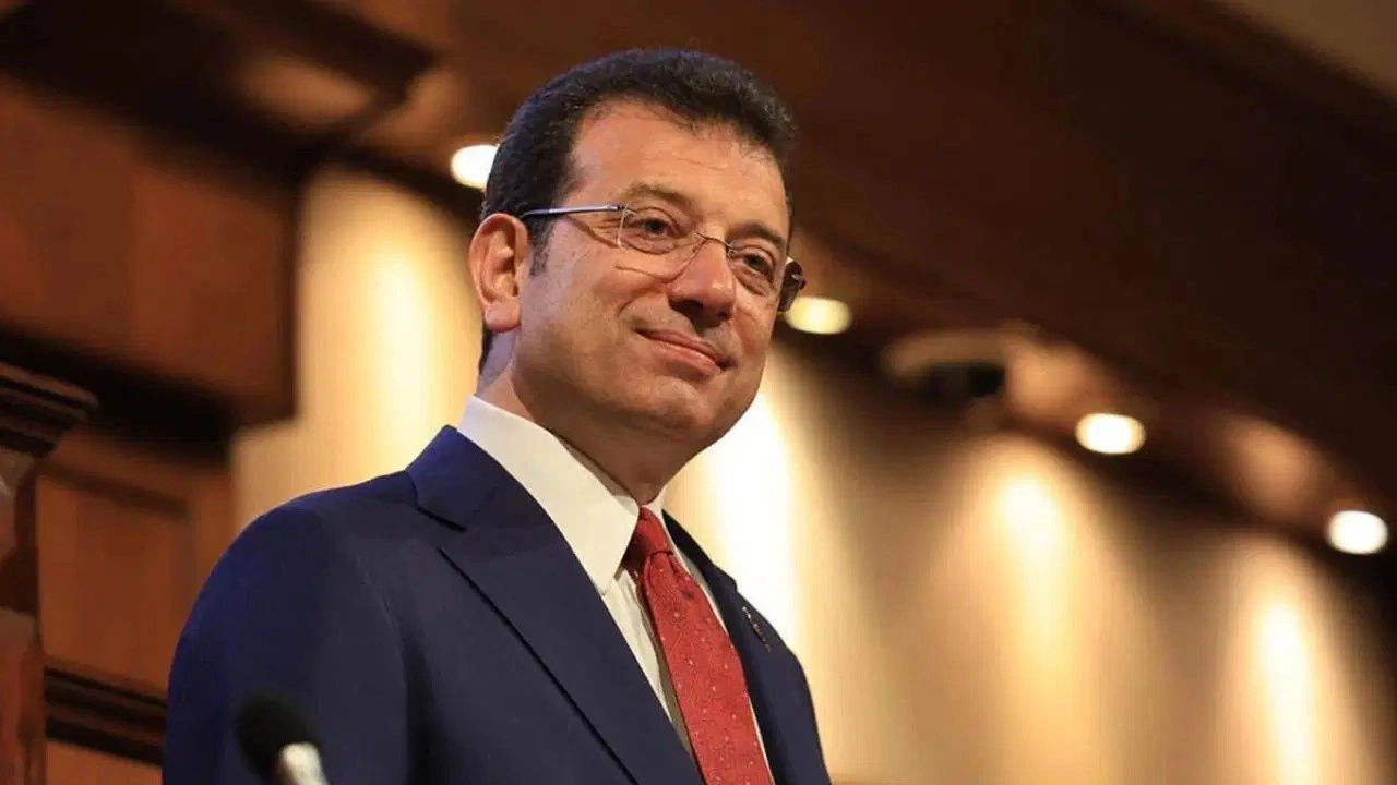 3781-gulsen-kimdir-hayati-kariyeri-sarkilari-ve-ozel-yasami