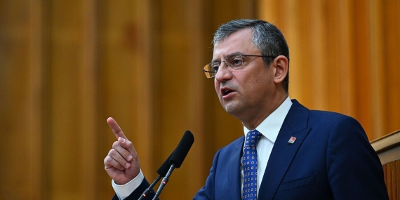 Özgür Özel’den Kritik Hamleler: İstifa ve Komisyon İddialarına Yanıt Geldi
