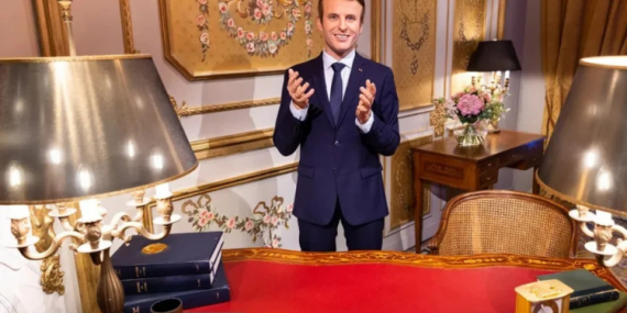 Emmanuel Macron’un Bal Mumu Heykeli Paris’te Çalındı