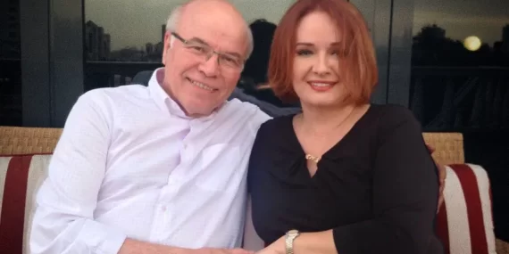 MÜJDE AR VE ERCAN KARAKAŞ TRAFİK KAZASI GEÇİRDİ