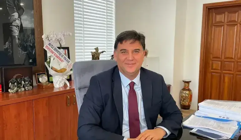 Fethiye’de saldırı paniği: Belediye Başkanı hedef alındı
