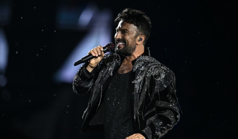 Tarkan Ankara’da Sahne Aldı: Binlerce Kişi Konsere Akın Etti