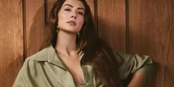 Burcu Özberk’ten Estetik İddialarına Yanıt: “Sadece Diş Estetiğim Var”
