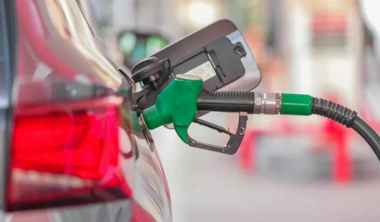 BRENT PETROL VE DÖVİZ KURU YÜKSELİŞTE: MOTORİN FİYATLARI ZİRVEDE