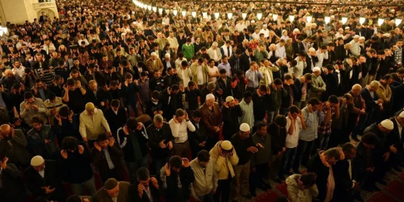 DİYANET İŞLERİ BAŞKANLIĞI’NDAN YILBAŞI UYARISI: MİLLİ VE MANEVİ DEĞERLERE VURGU