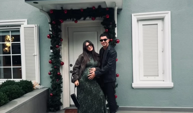 PINAR DENİZ VE KAAN YILDIRIM’DAN DOĞUM ÖNCESİ YENİ FOTOĞRAF