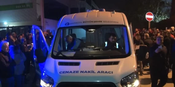 Arabesk Müziğin Efsanesi Ferdi Tayfur, Şarkılarıyla Uğrulandı