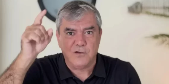 Yılmaz Özdil Kalp Krizi Geçirdi: Yoğun Bakımda Tedavisi Sürüyor