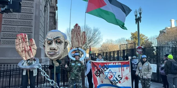 BEYAZ SARAY ÖNÜNDE FİLİSTİN PROTESTOSU