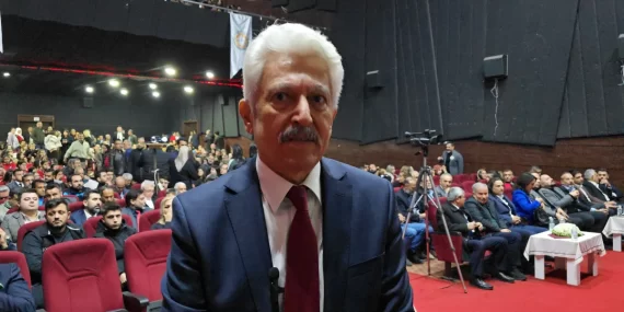 EGE’DEKİ DEPREMLER VOLKANİK PATLAMAYI TETİKLEYEBİLİR Mİ?