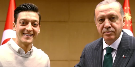 MESUT ÖZİL AK PARTİ’YE KATILDI