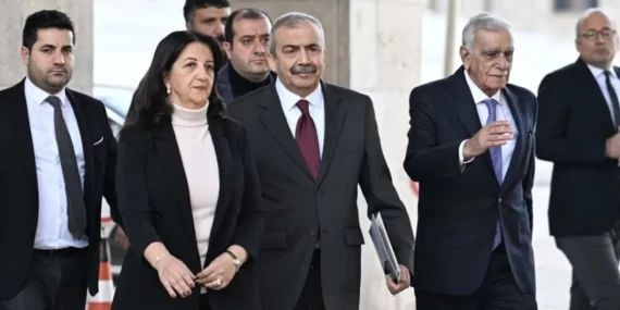 DEM PARTİ’DEN SİLAH BIRAKMA ÇAĞRISI BEKLENİYOR