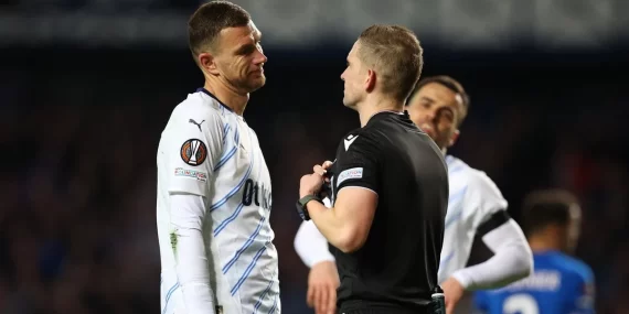 NORVEÇLİ HAKEMİN KARARLARI TEPKİ ÇEKTİ