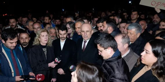 CHP’den YÖK Önünde ‘Diploma’ Protestosu