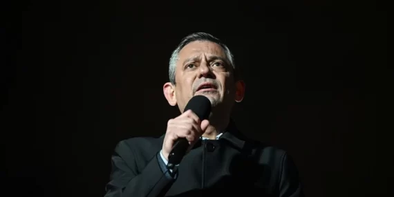 ÖZGÜR ÖZEL’DEN BATI MEDYASINA ÇARPICI MESAJ