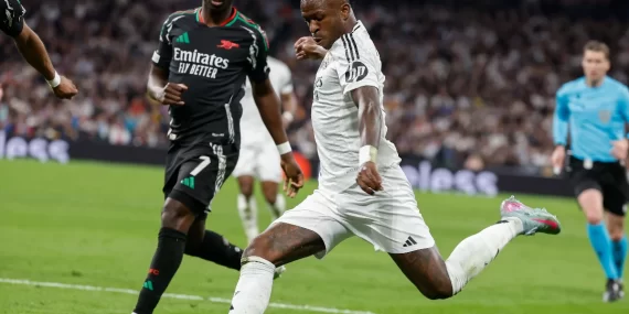 ARSENAL VE INTER YARI FİNALDE