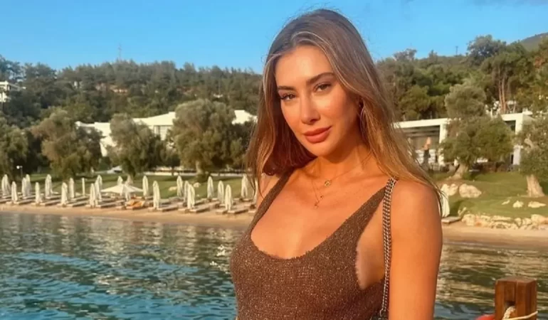 ŞEYMA SUBAŞI ECZACILIK ÖĞRENCİLERİYLE BULUŞTU