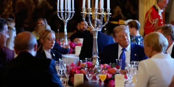 Cumhurbaşkanı Erdoğan NATO Yemeğinde Trump ve Meloni ile Aynı Masada Oturdu