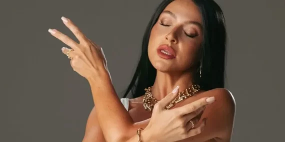 Hadise Kendisine Yöneltilen Eleştirilere Sert Yanıt Verdi