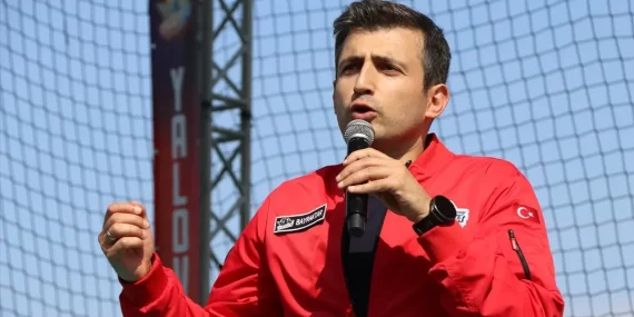 SELÇUK BAYRAKTAR’DAN 30 AĞUSTOS İÇİN BÜYÜK SÜRPRİZ!