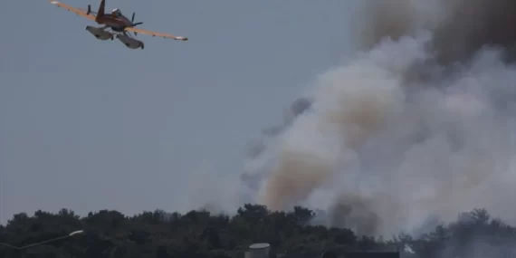 Çanakkale’de Orman Yangını Rüzgarla Büyüdü: Tahliyeler Devam Ediyor