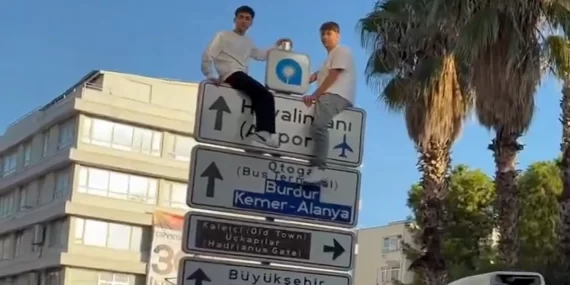 Nisa Saraçoğlu’ndan Kızılay Tabelası Akımı Açıklaması!