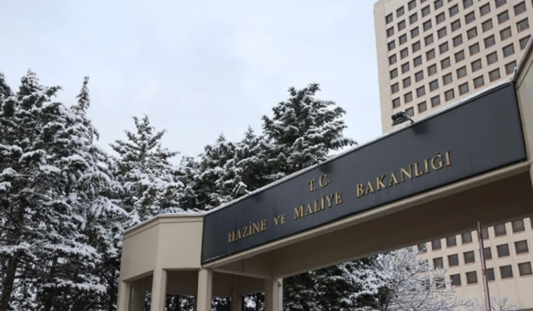 Bakanlık, Bazı Mesleklere Yıllık Harç Zorunluluğu Getiriyor