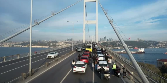 Bir Milletin Saygısı: Boğaziçi Köprüsü’nde Atatürk Anması